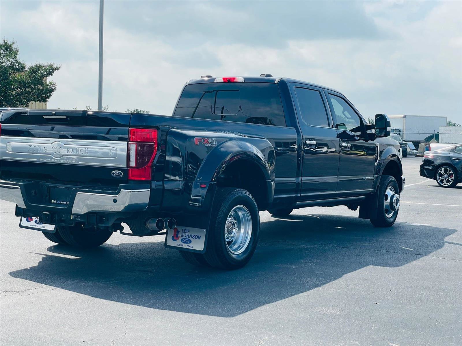 Certified 2022 Ford F350 King Ranch w/ King Ranch Ultimate Package AWD/4WD image 4