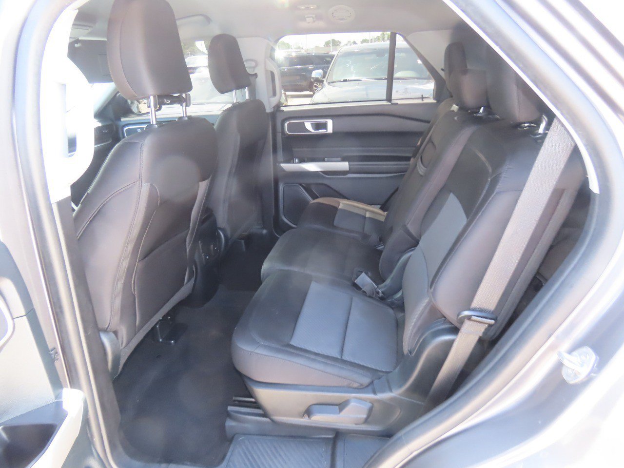 Certified 2023 Ford Explorer XLT RWD image 21