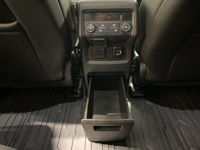 Used 2017 GMC Acadia Denali w/ Technology Package AWD/4WD image 32