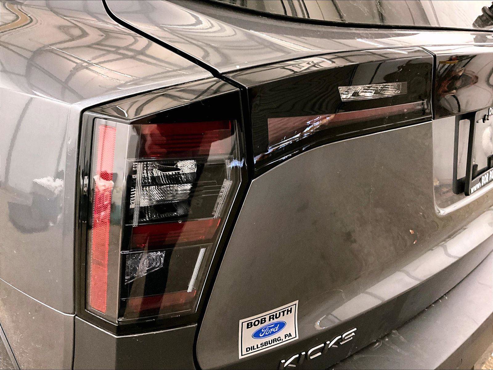 Used 2025 Nissan Kicks SV image 28