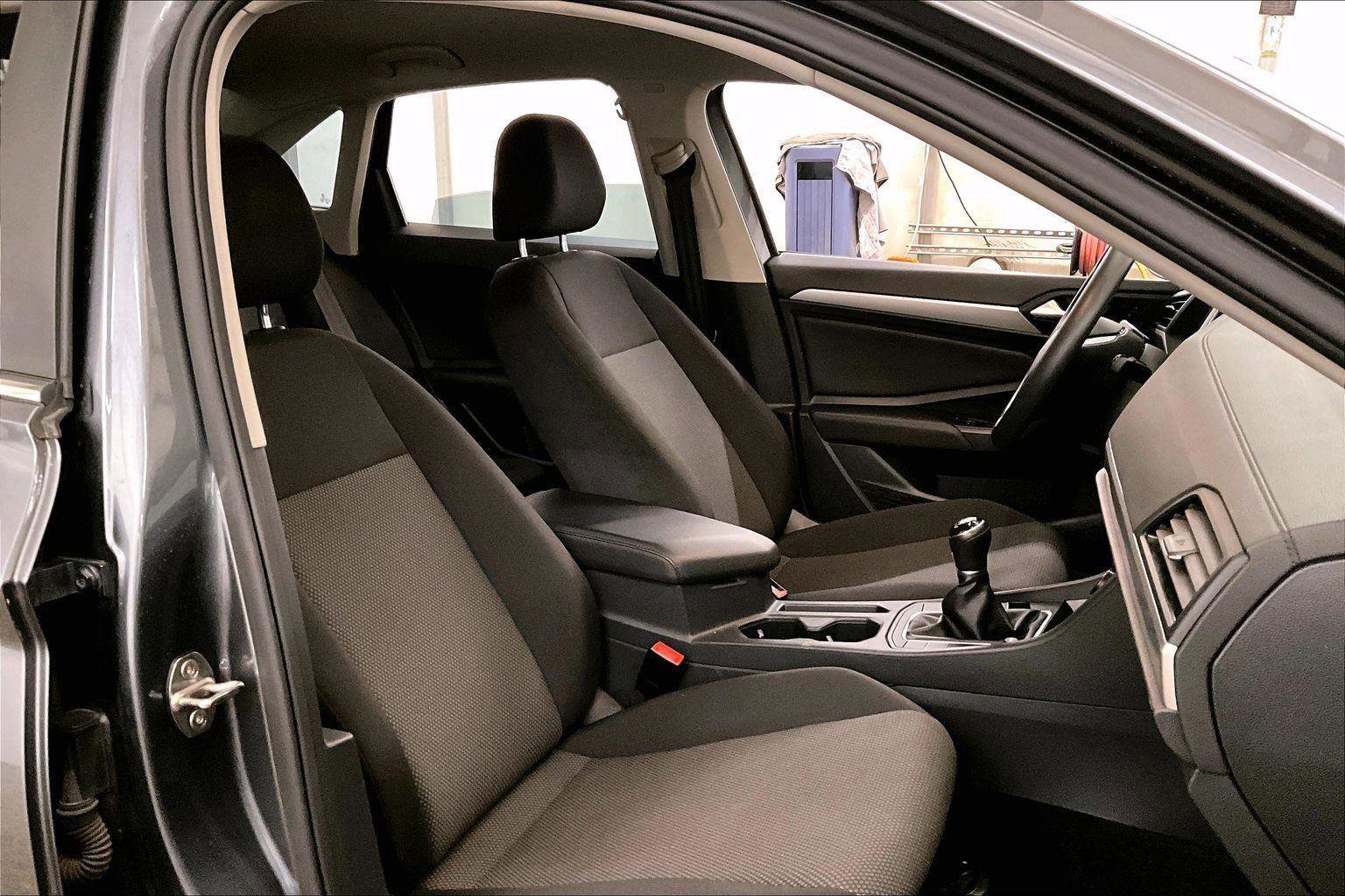 Used 2021 Volkswagen Jetta S image 9