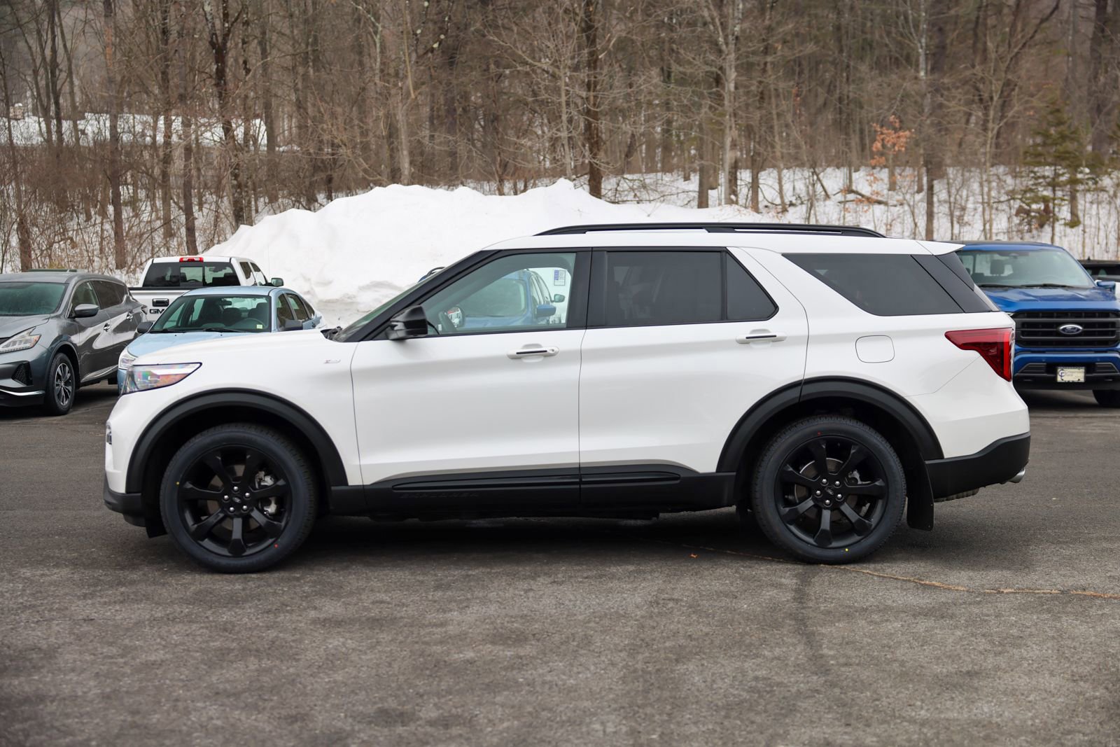 Certified 2022 Ford Explorer ST-Line w/ Class IV Trailer Tow Package AWD/4WD image 2