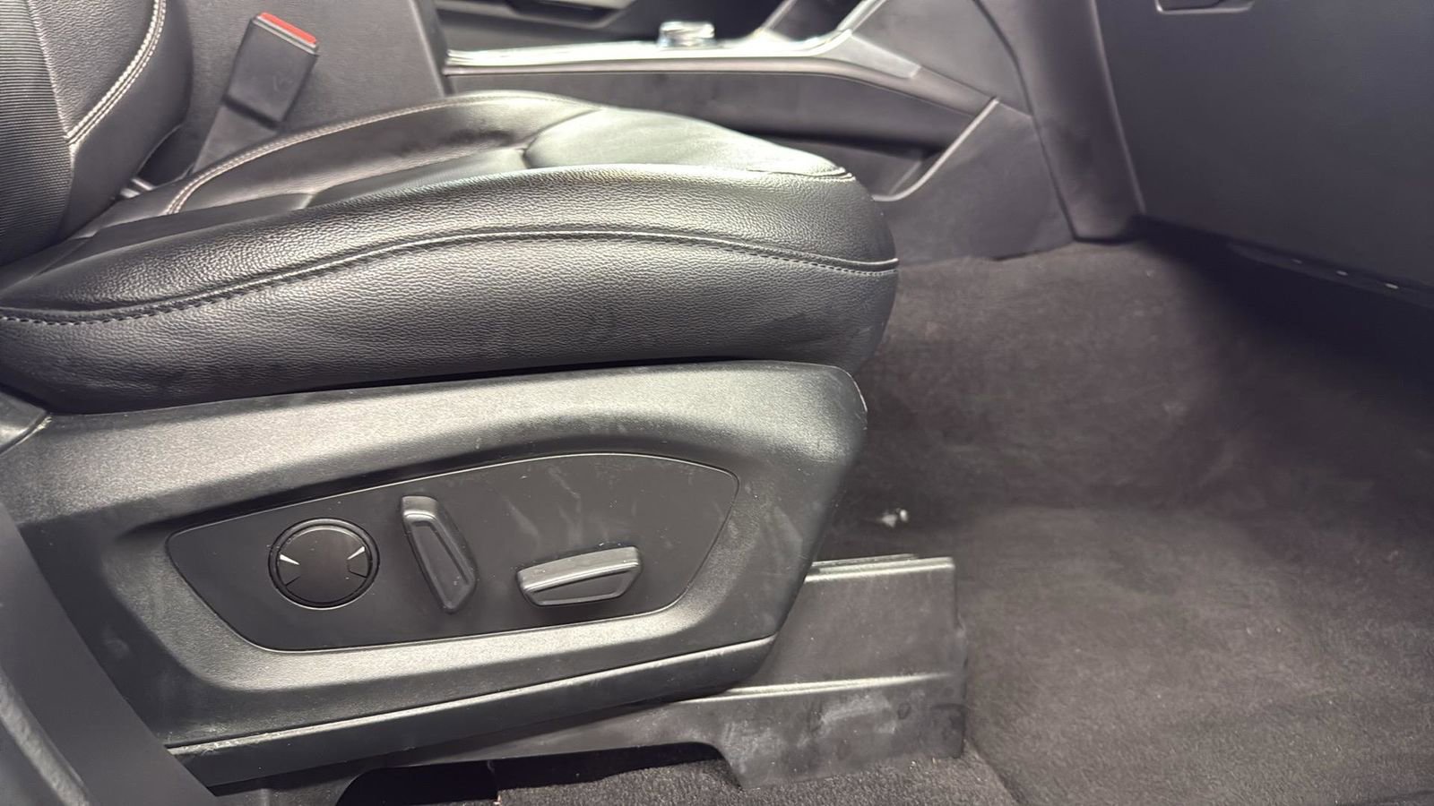 Certified 2022 Ford Explorer Limited image 25