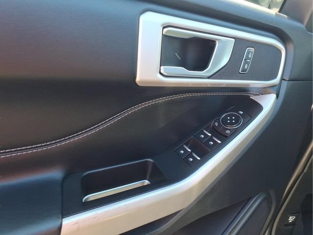 Certified 2022 Ford Explorer XLT w/ Equipment Group 202A AWD/4WD image 15