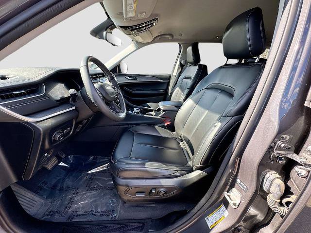 Used 2023 Jeep Grand Cherokee Limited AWD/4WD image 18