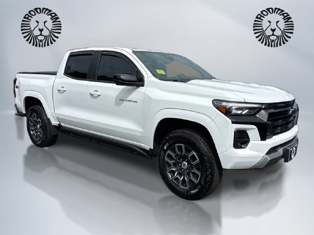 Used 2023 Chevrolet Colorado Z71 w/ Z71 Convenience Package 2 AWD/4WD image 3