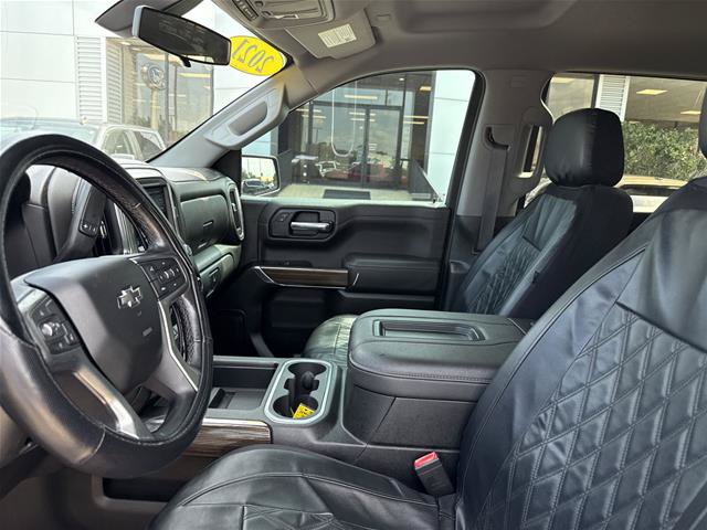 Used 2021 Chevrolet Silverado 1500 LT Trail Boss w/ Bed Protection Package AWD/4WD image 4