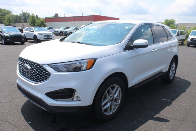 Certified 2024 Ford Edge SEL w/ Convenience Package AWD/4WD image 8