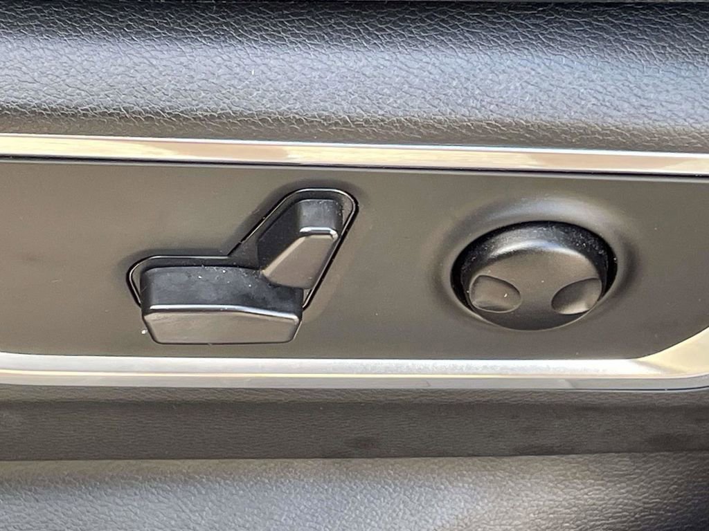 Used 2025 RAM 1500 Laramie w/ Night Edition image 14