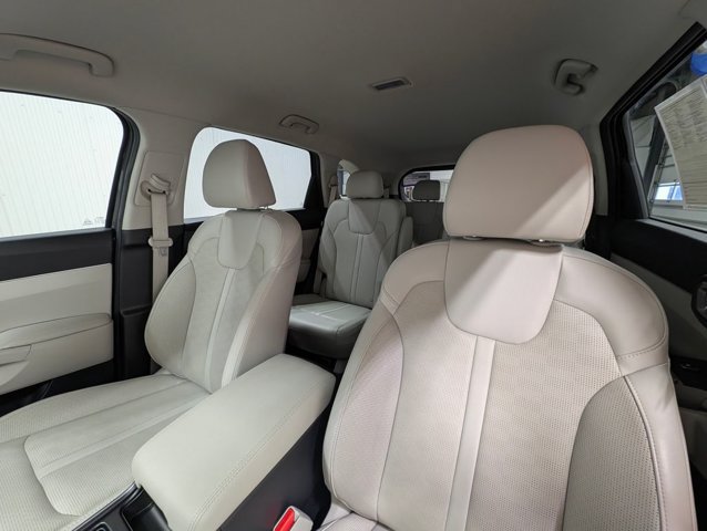 Used 2025 Kia Sorento EX FWD image 13