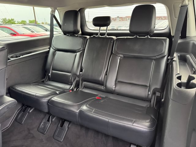 Certified 2025 Ford Expedition Max Platinum w/ Driver's Package AWD/4WD image 19