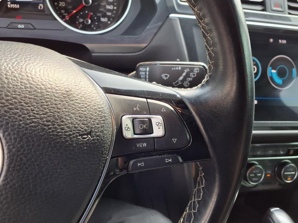 Used 2020 Volkswagen Tiguan SE R-Line FWD image 19