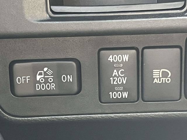 Used 2018 Toyota Tacoma TRD Off-Road AWD/4WD image 34
