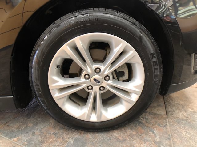 Certified 2018 Ford Taurus SEL w/ Equipment Group 201A AWD/4WD image 9