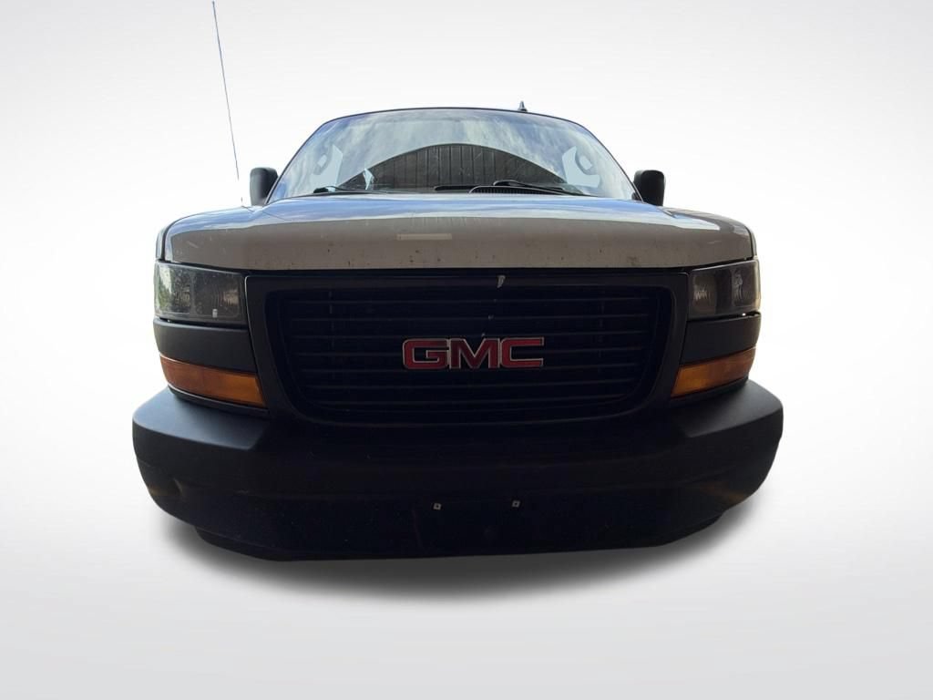 Used 2024 GMC Savana 3500 LS RWD image 2
