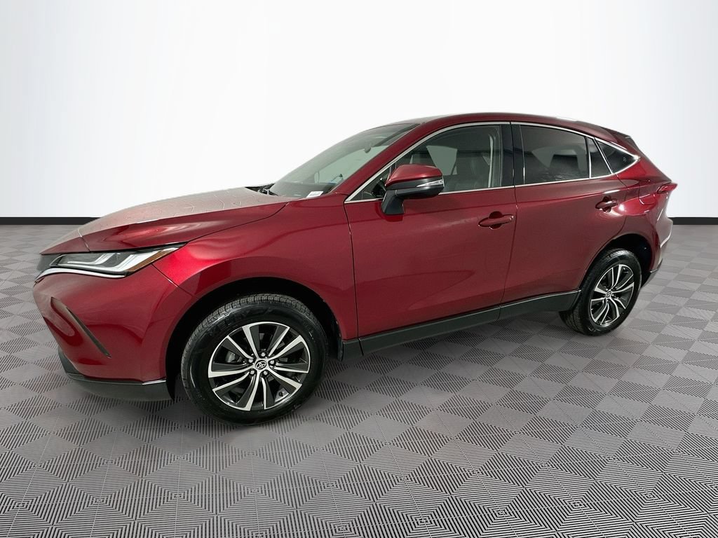Used 2023 Toyota Venza LE AWD/4WD image 4