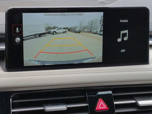 Used 2025 Genesis G70 2.5T image 21