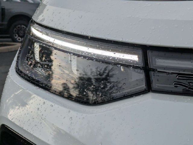 Used 2026 Volkswagen Tiguan SEL R-Line AWD/4WD image 10