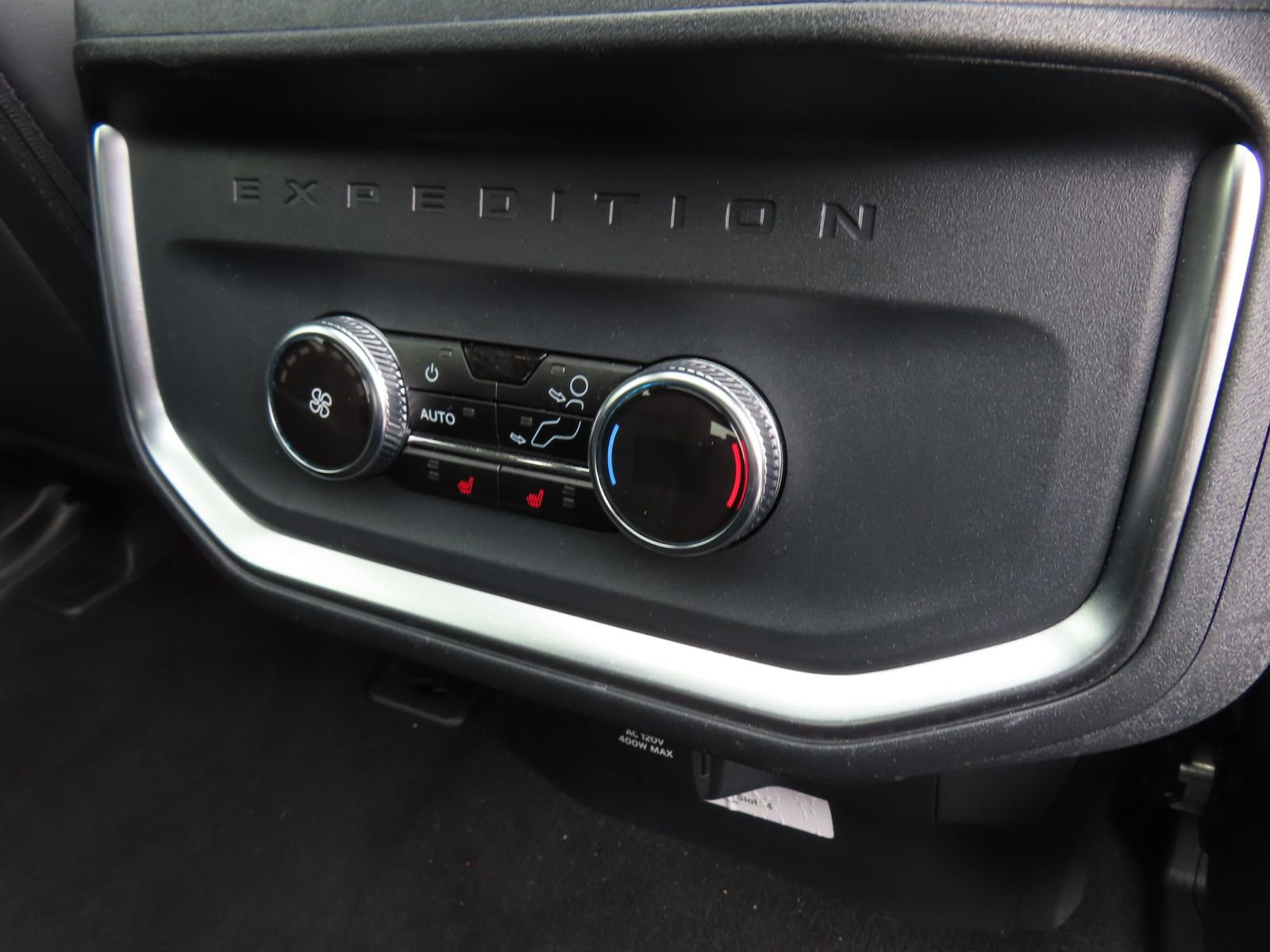 Certified 2025 Ford Expedition Max Platinum w/ Driver's Package image 38