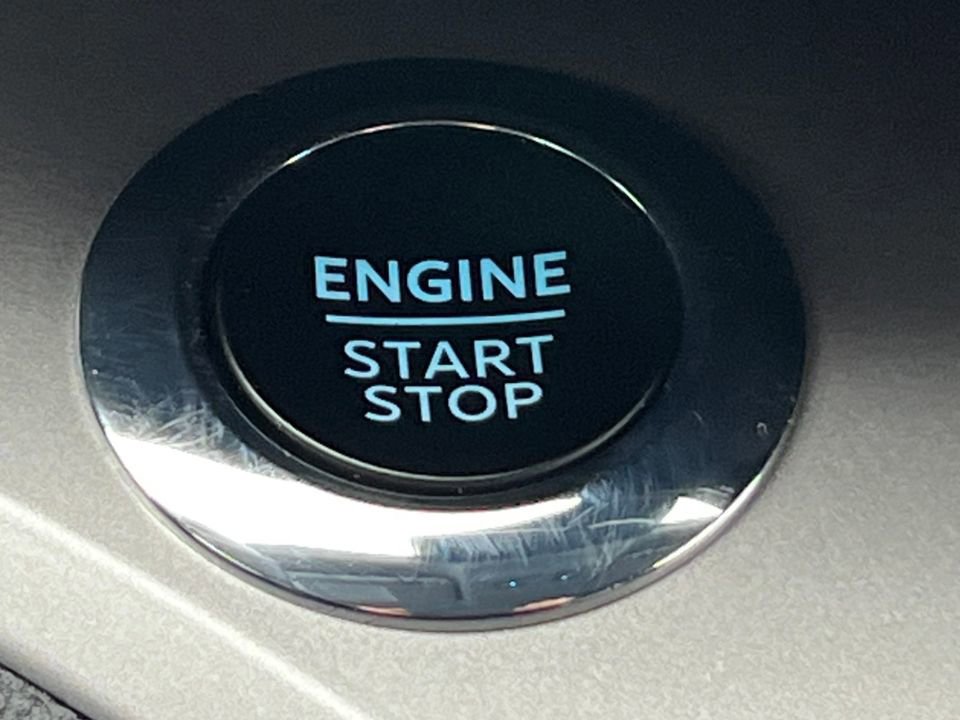 Certified 2022 Ford Explorer XLT w/ Equipment Group 202A image 35