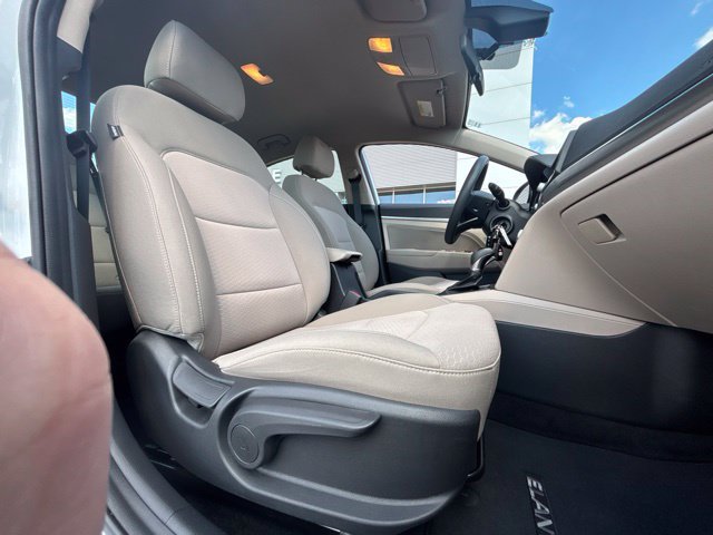 Used 2020 Hyundai Elantra SEL w/ Convenience Package (C2) FWD image 17