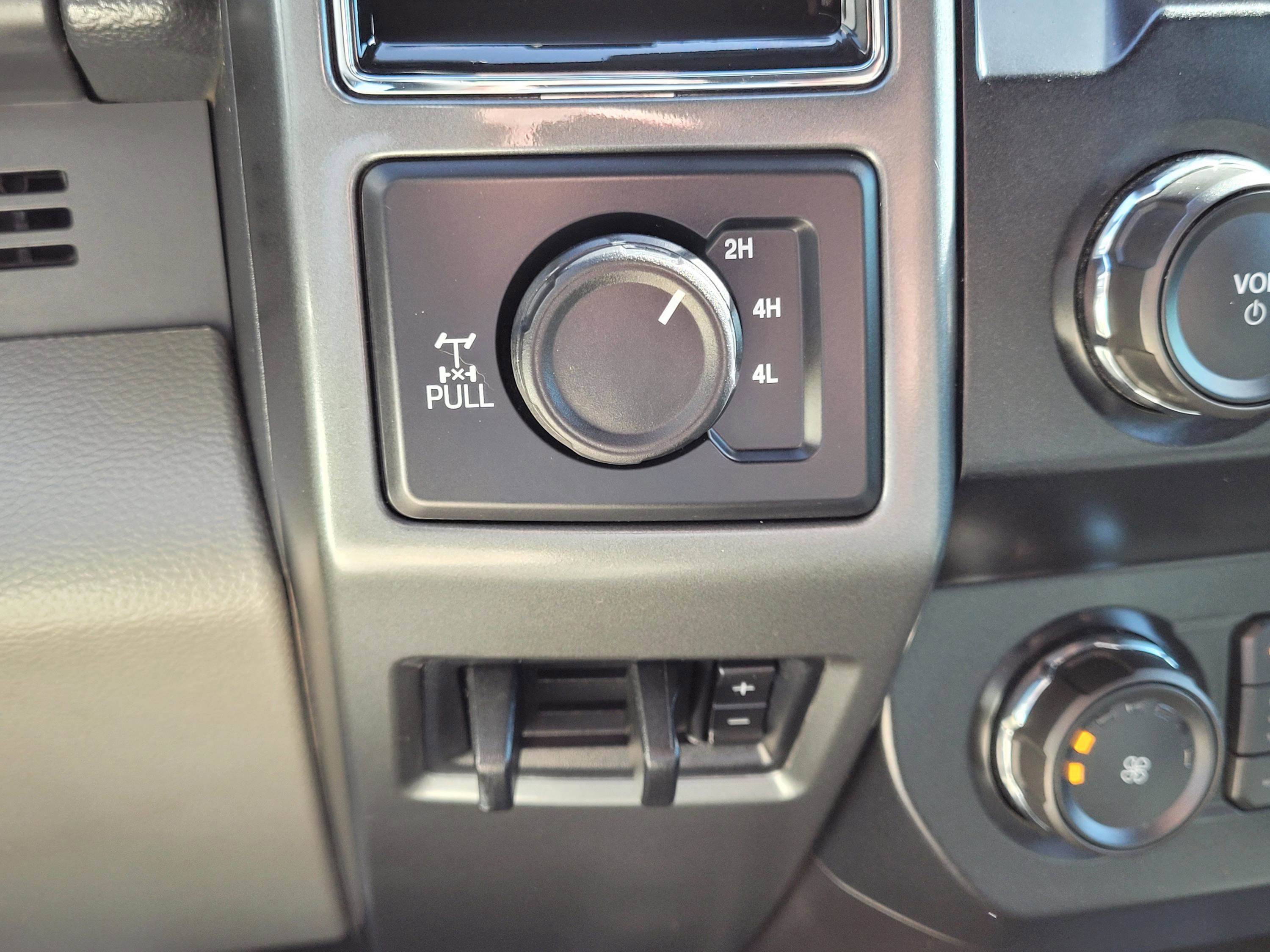 Certified 2022 Ford F250 XLT w/ XLT Premium Package AWD/4WD image 23