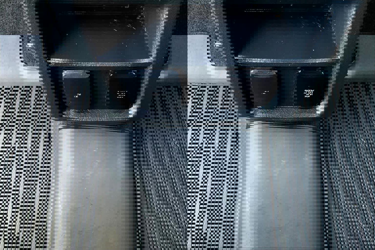 Certified 2020 Ford Edge ST w/ Cold Weather Package image 33