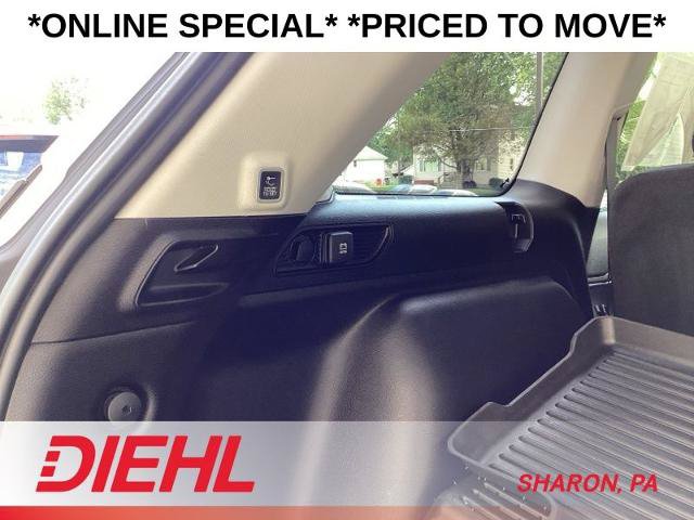 Used 2022 Jeep Grand Cherokee Laredo w/ Luxury Tech Group I AWD/4WD image 16