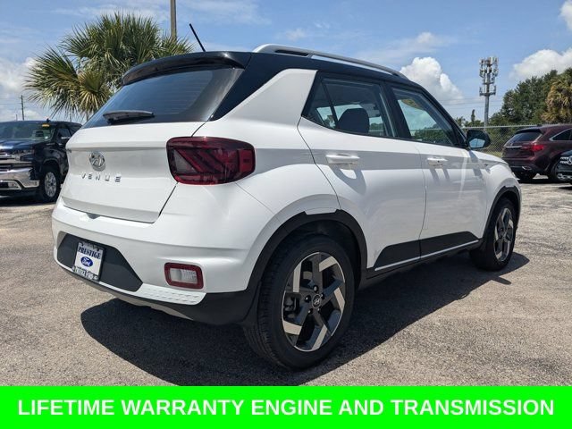 Used 2025 Hyundai Venue Limited FWD image 5