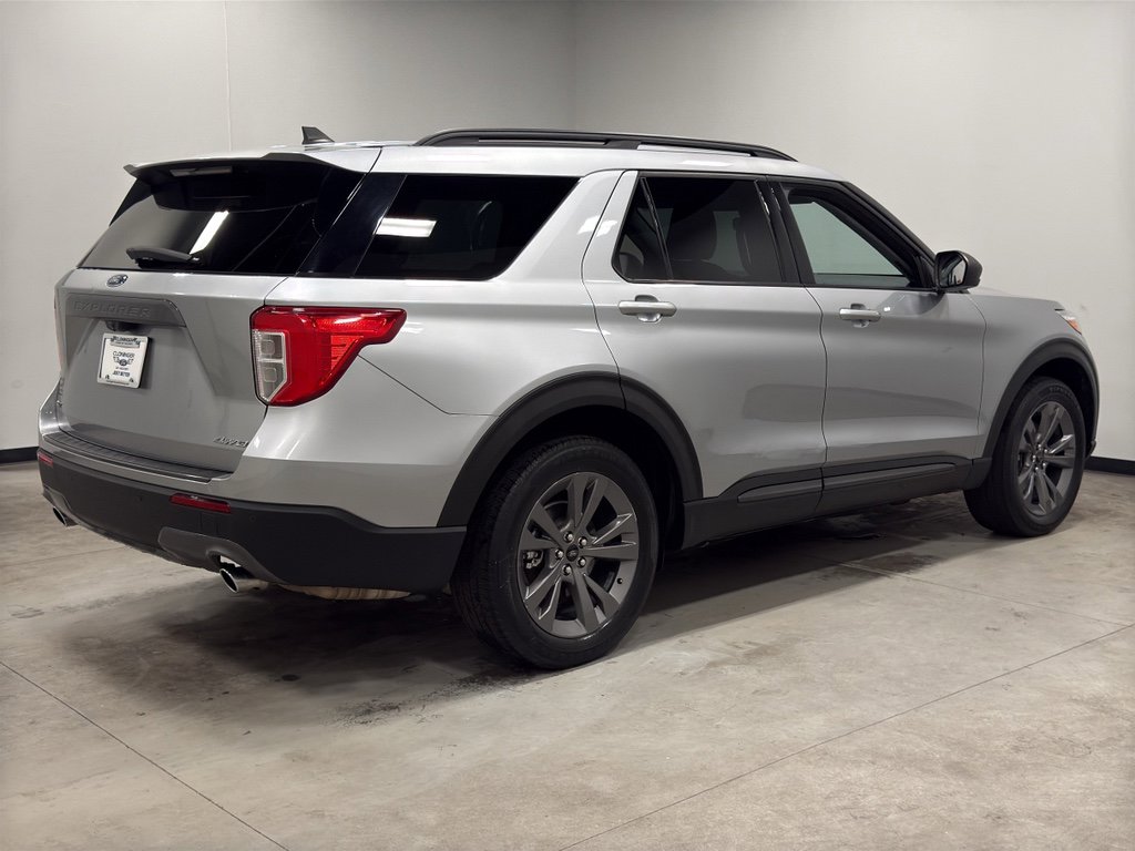 Certified 2021 Ford Explorer XLT w/ Equipment Group 202A image 8