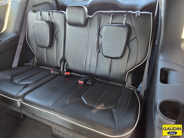 Used 2025 Chrysler Pacifica Limited FWD image 12