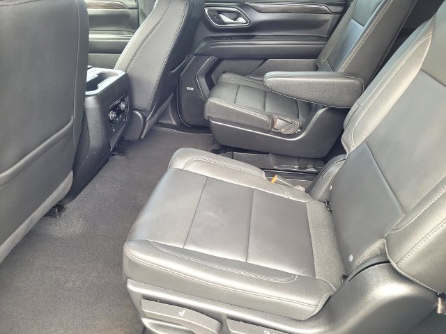 Used 2024 Chevrolet Suburban Z71 w/ Luxury Package AWD/4WD image 13