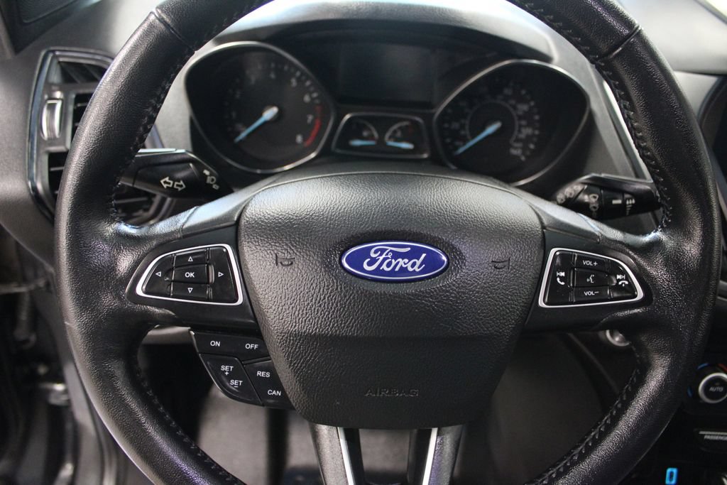 Certified 2019 Ford Escape Titanium w/ U9j03 - Titanium Tow Package AWD/4WD image 17
