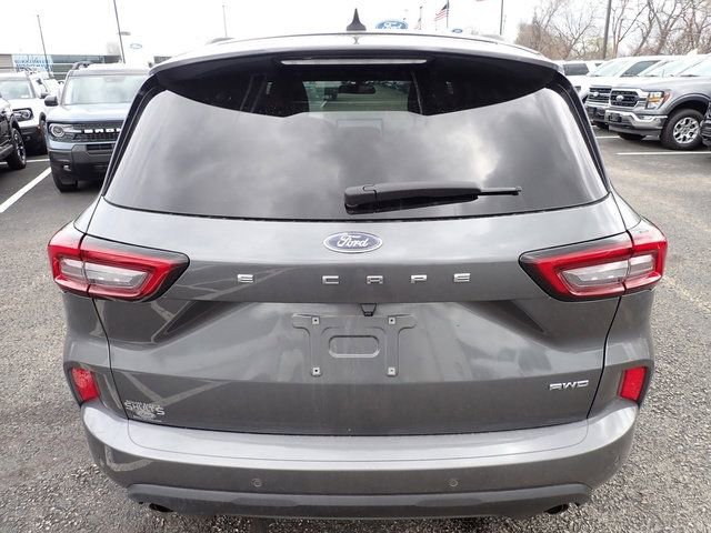 Certified 2023 Ford Escape ST-Line w/ Tech Pack #1 AWD/4WD image 5