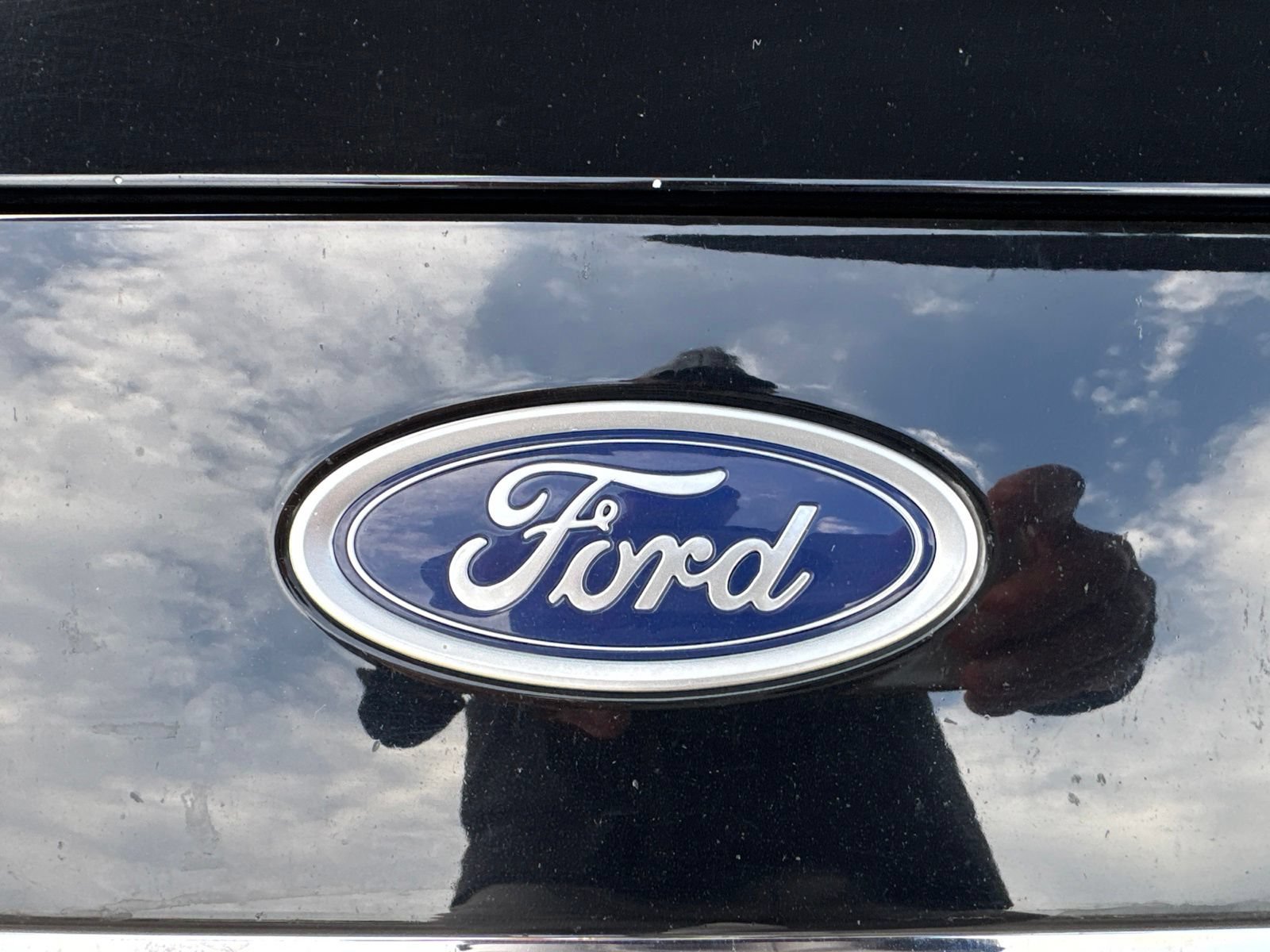 Certified 2018 Ford Fusion SE w/ Fusion SE Technology Package FWD image 13