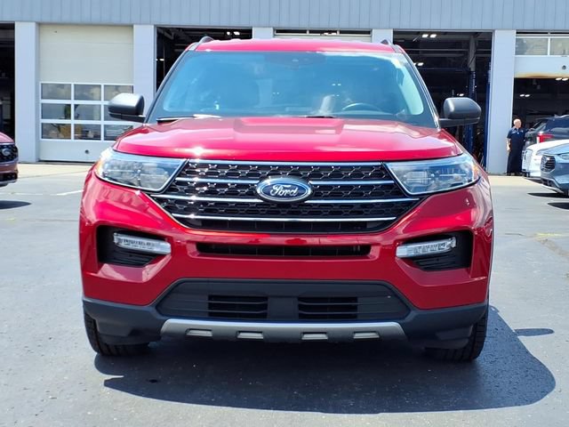 Certified 2023 Ford Explorer XLT w/ Equipment Group 202A AWD/4WD image 2