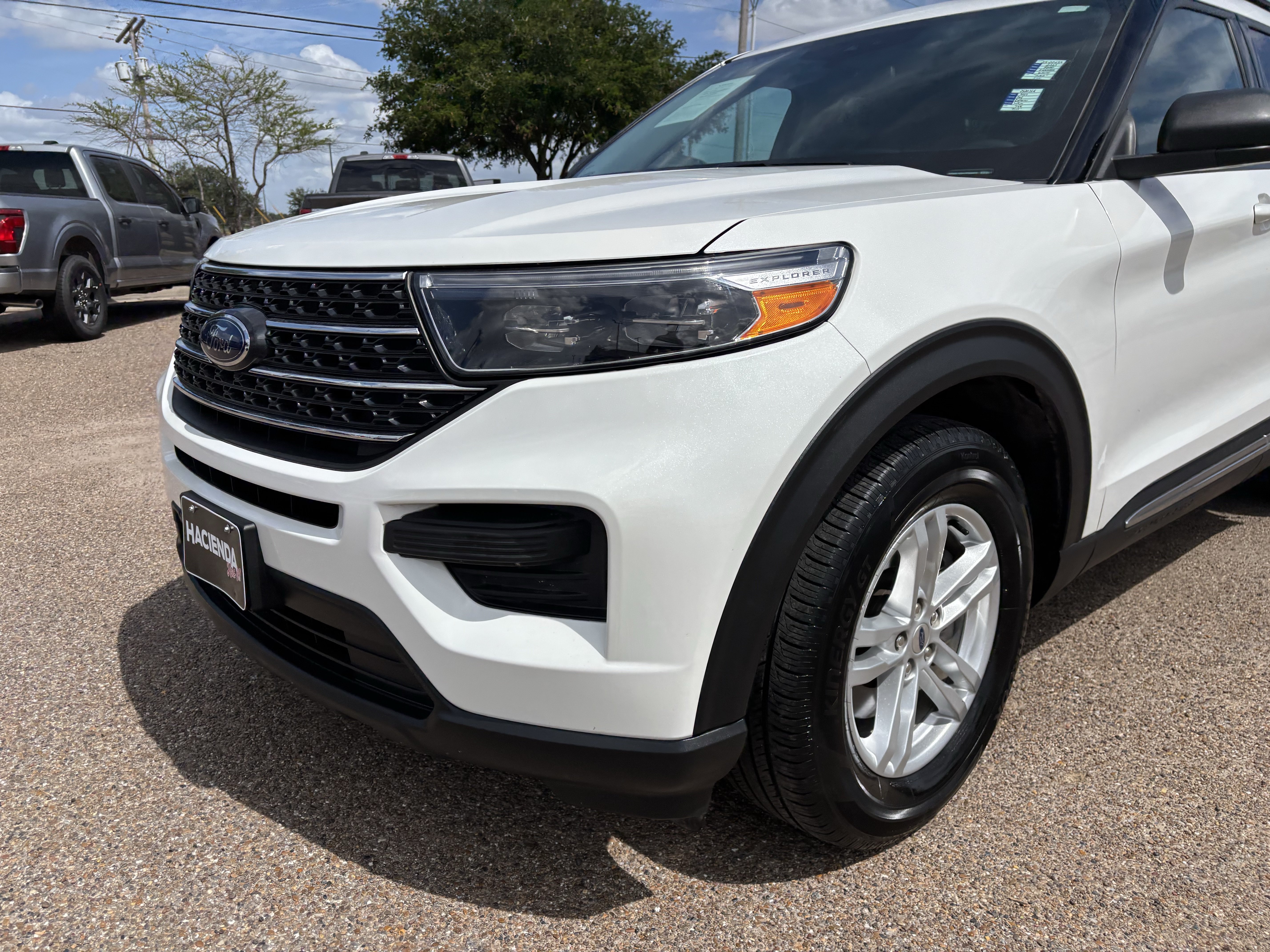 Certified 2023 Ford Explorer XLT RWD image 8