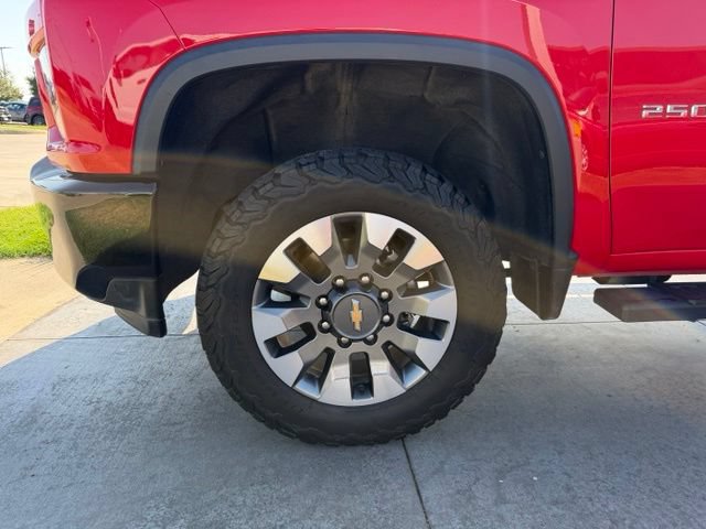 Used 2022 Chevrolet Silverado 2500 Custom w/ Custom Convenience Package AWD/4WD image 4