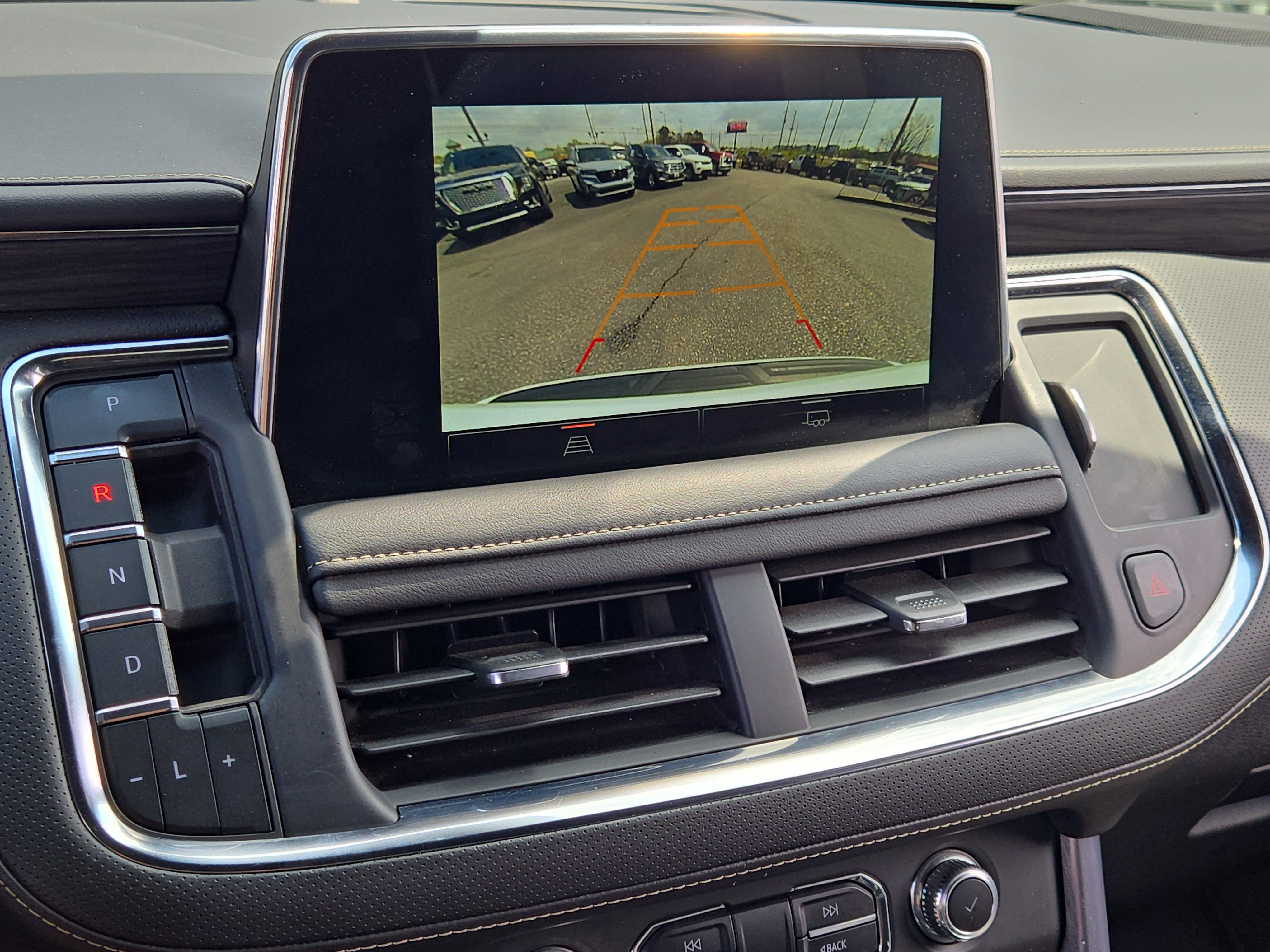 Used 2023 GMC Yukon SLT image 30