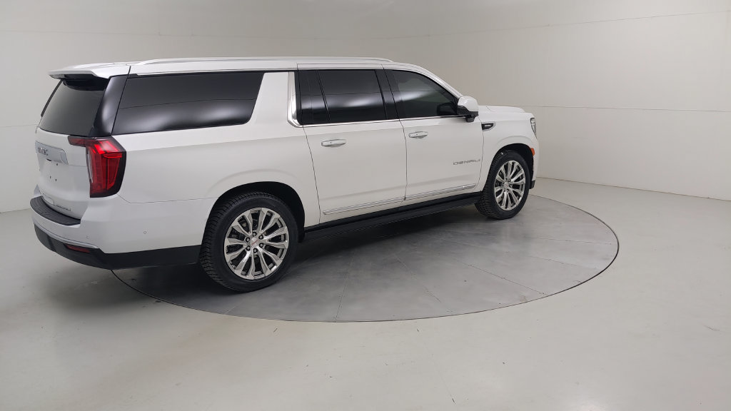 Used 2024 GMC Yukon XL Denali w/ Denali Reserve Package AWD/4WD image 16