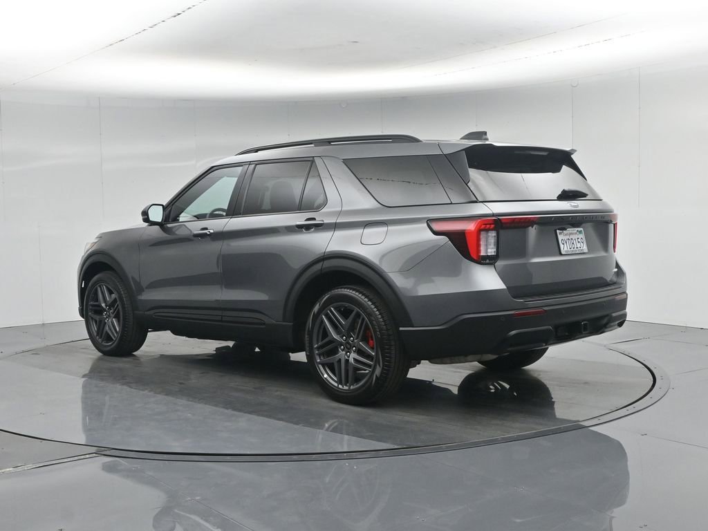 Certified 2025 Ford Explorer ST-Line w/ ST-Line Street Pack AWD/4WD image 7