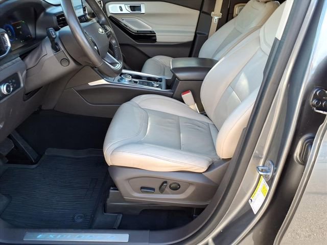 Certified 2022 Ford Explorer Platinum w/ Technology Package image 17