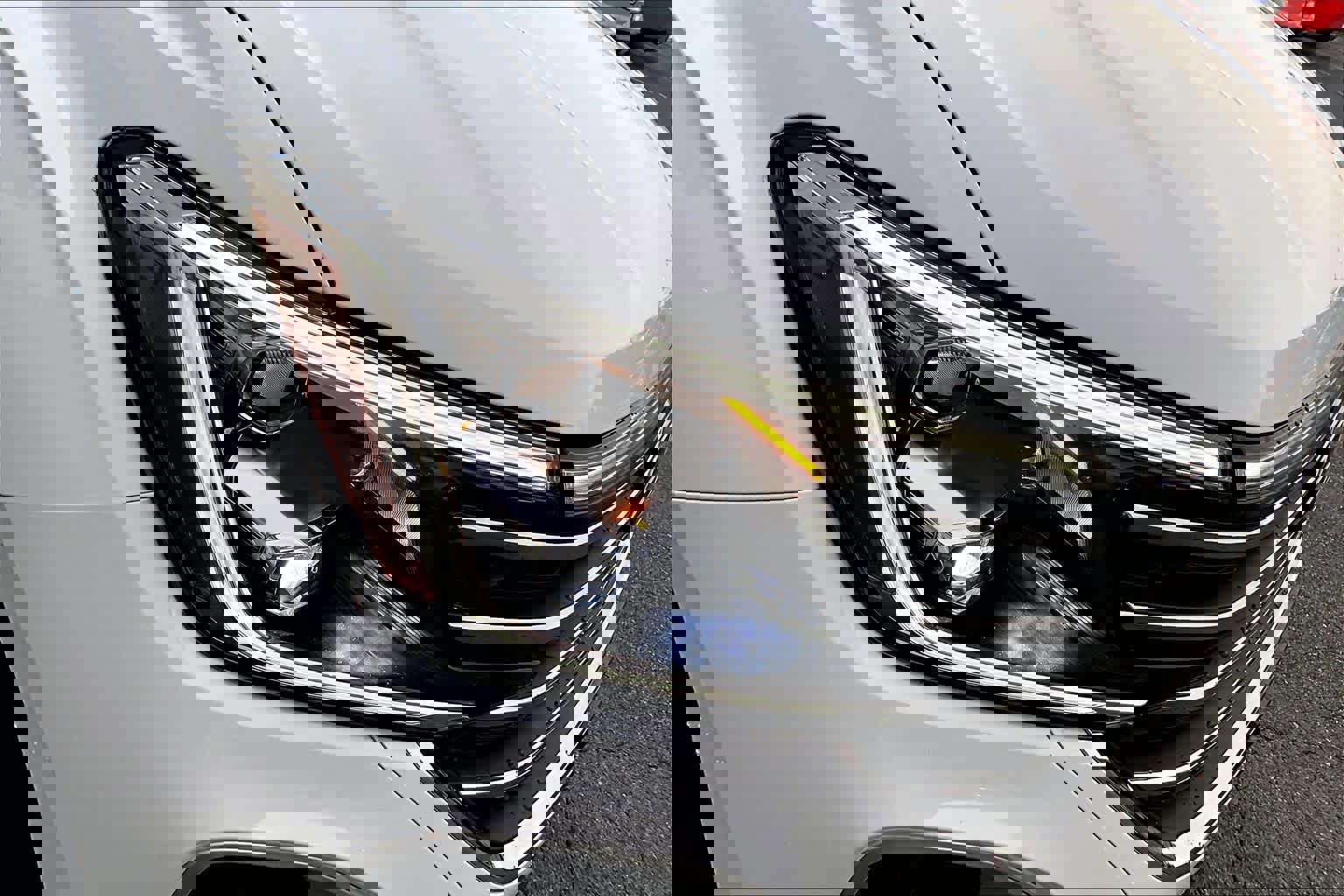 Used 2025 Volkswagen Atlas SE image 25