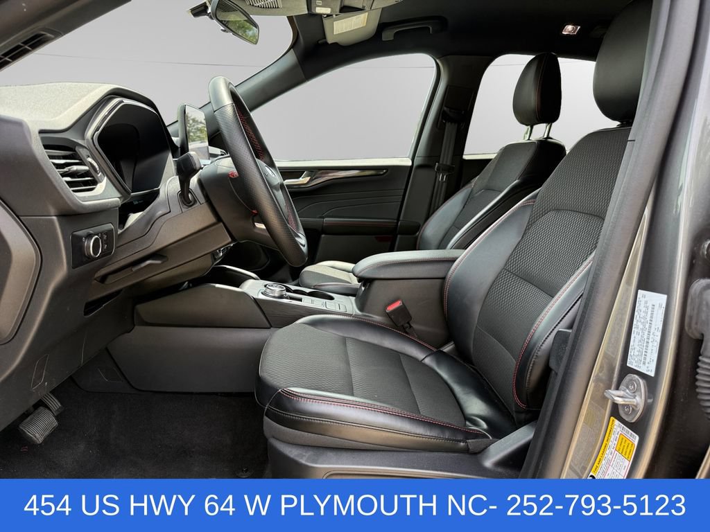 Certified 2025 Ford Escape ST-Line AWD/4WD image 9