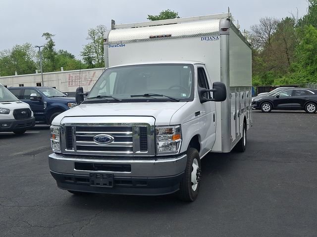 Certified 2023 Ford E-450 and Econoline 450 Super Duty w/ Power Windows & Locks Group RWD image 5