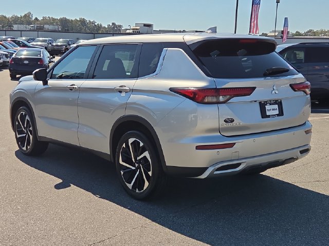 Used 2023 Mitsubishi Outlander SE AWD/4WD image 5