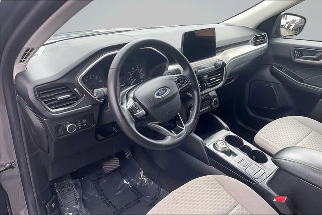 Certified 2022 Ford Escape SE w/ SE Sport Appearance Package image 14