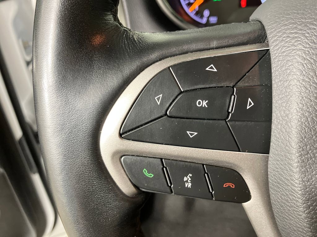 Used 2021 Jeep Grand Cherokee Laredo X image 17