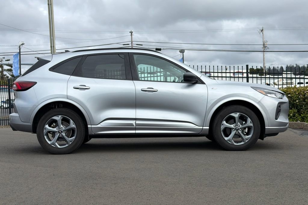 Certified 2023 Ford Escape ST-Line w/ Tech Pack #1 AWD/4WD image 2