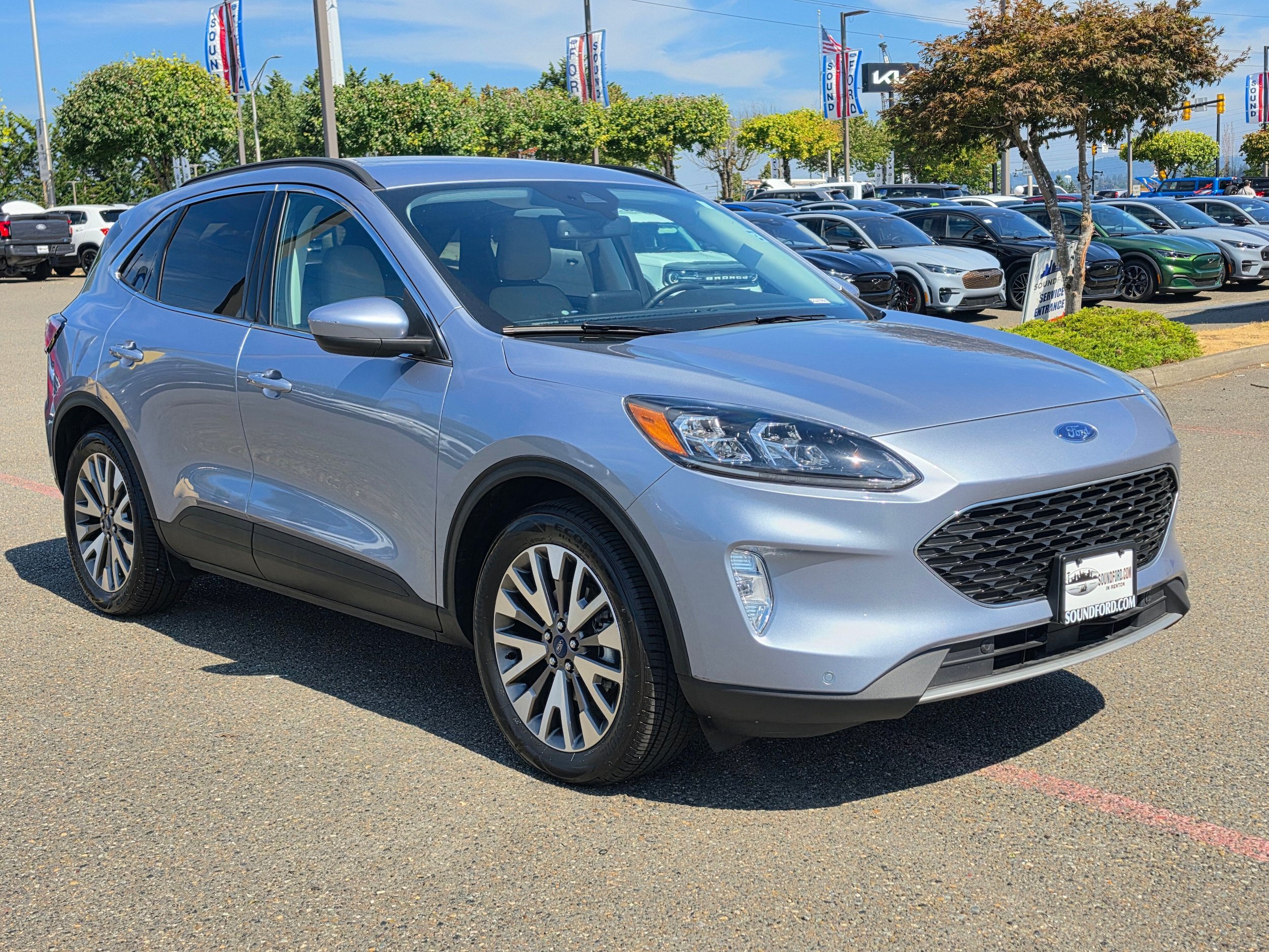 Certified 2022 Ford Escape Titanium AWD/4WD image 7